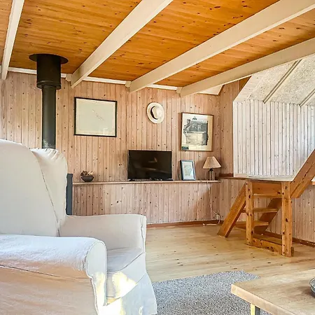 Сasa de vacaciones 2 Bedroom Awesome In Sejero *